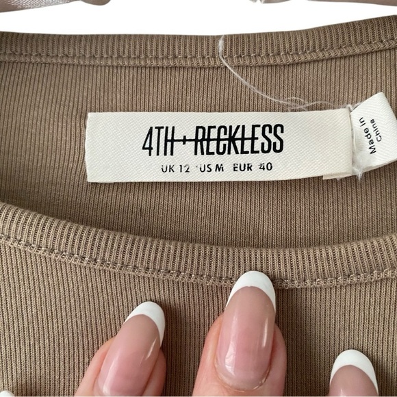 4TH RECKLESS Muscle Shoulder Padded Knit Top I Size: M - Picture 7 of 8